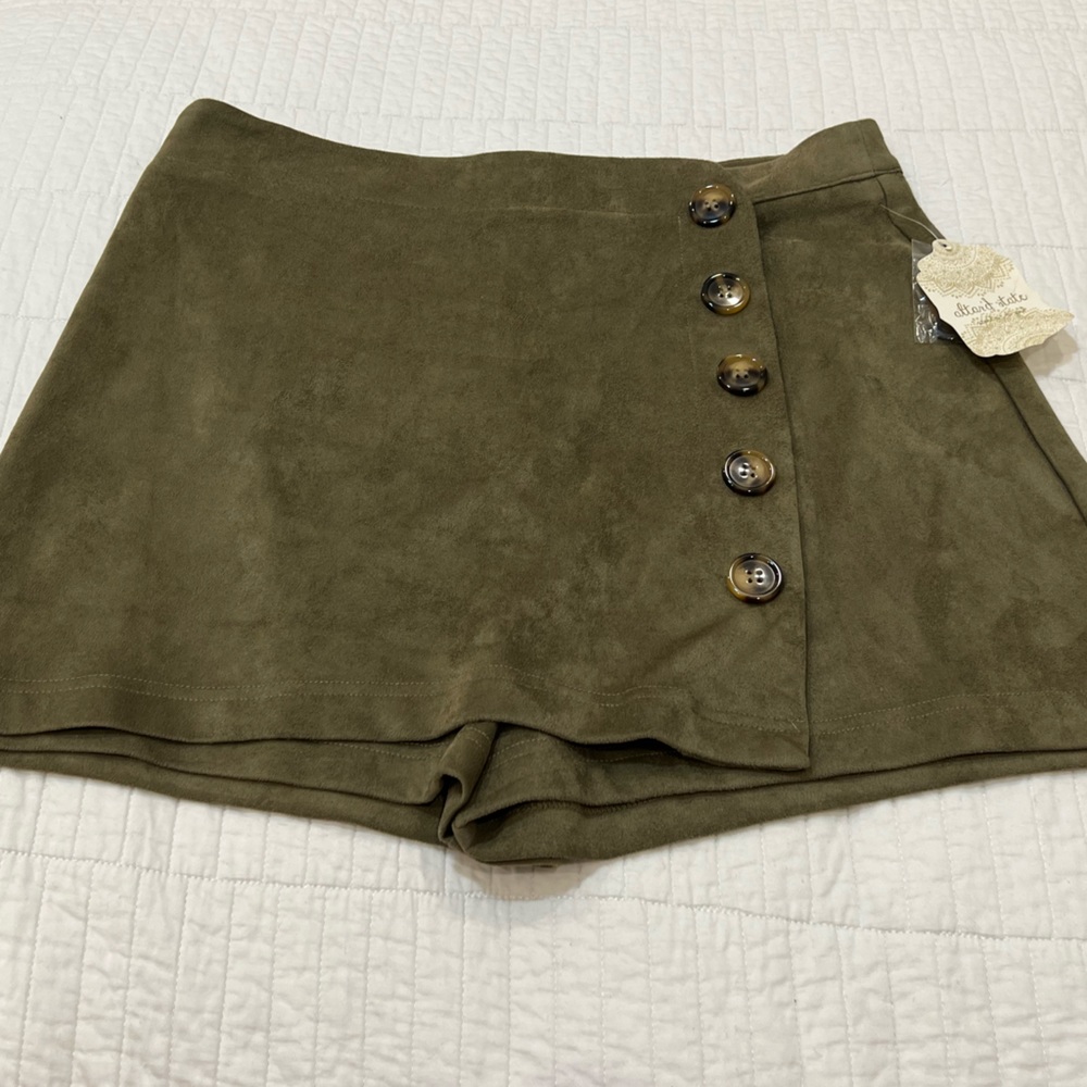 ALTARD STATE Suede Olive Green Skort